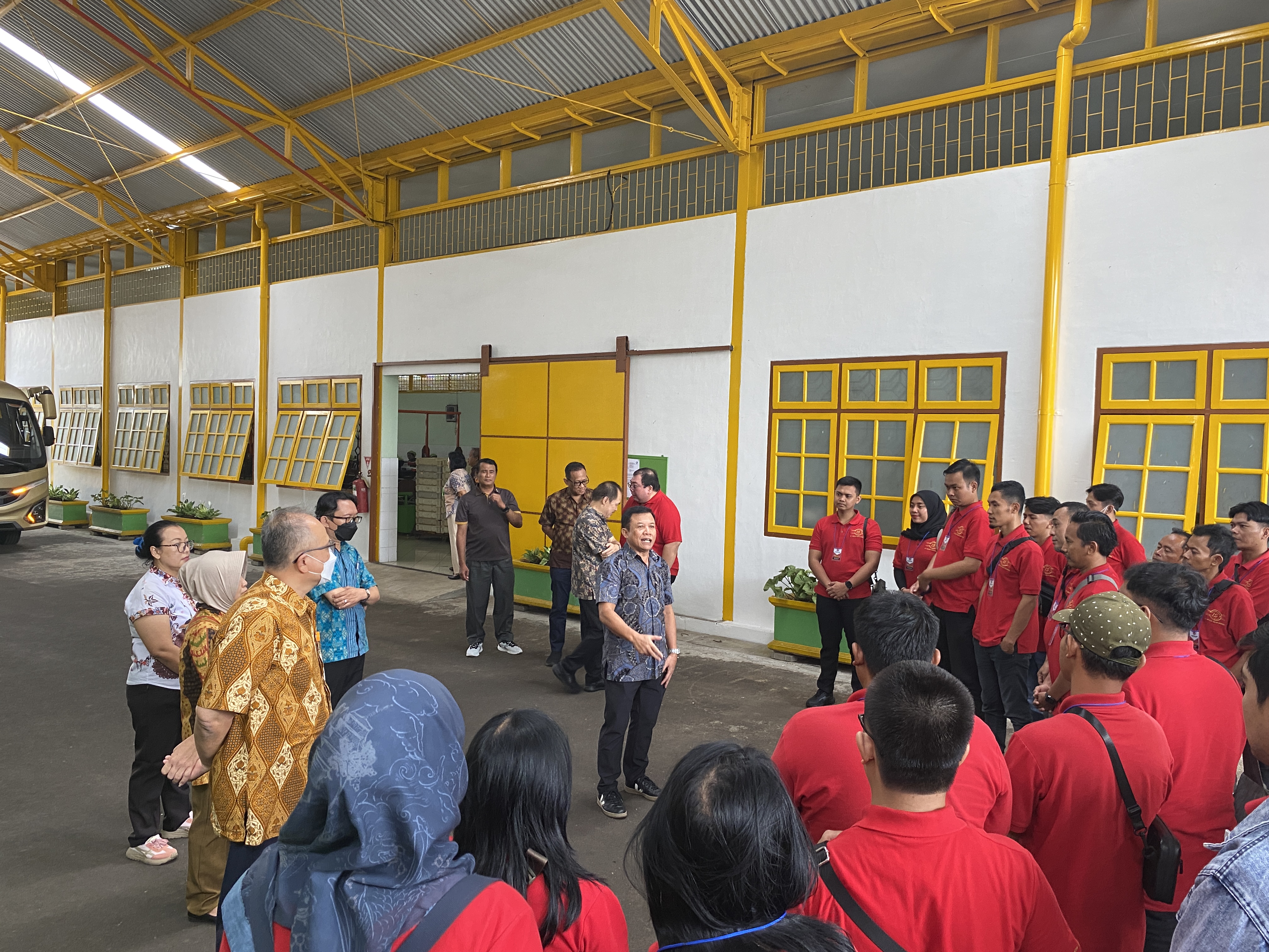 Gambar Utama: Kunjungan ke PT Gandum